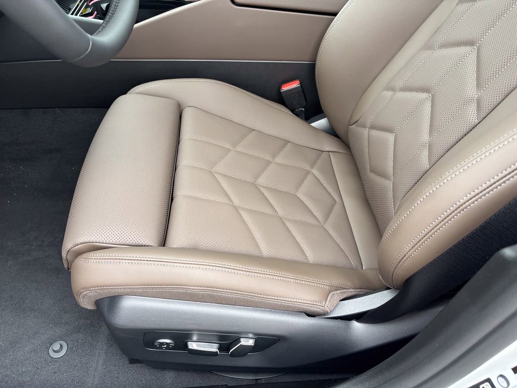 New 2026 BMW 530i xDrive w/ Premium Package image 16