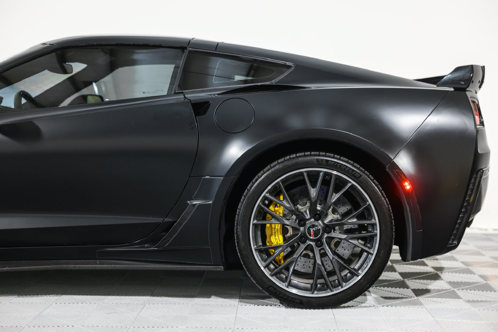 Used 2016 Chevrolet Corvette Z06 w/ 3LZ Preferred Equipment Group RWD image 20