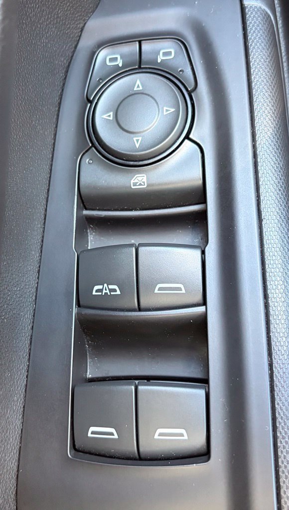 Used 2020 Chevrolet Silverado 1500 Custom w/ Custom Value Package AWD/4WD image 17