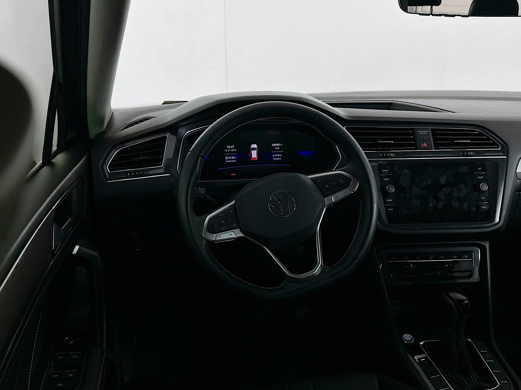 Used 2023 Volkswagen Tiguan SE image 17