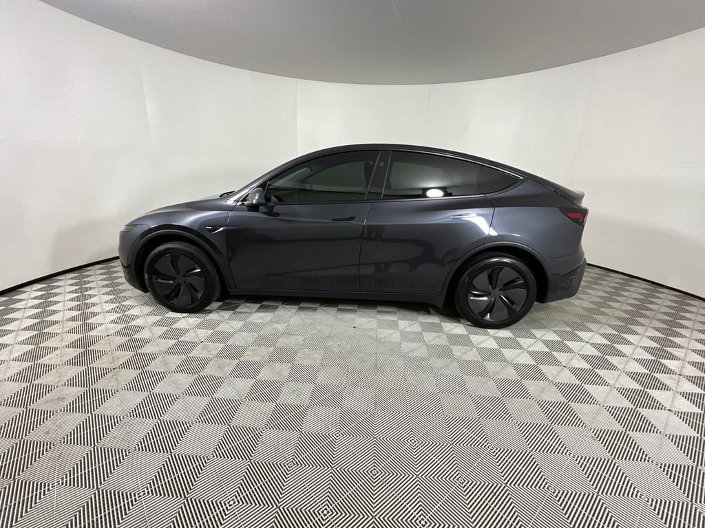 Used 2026 Tesla Model Y Long Range RWD image 2