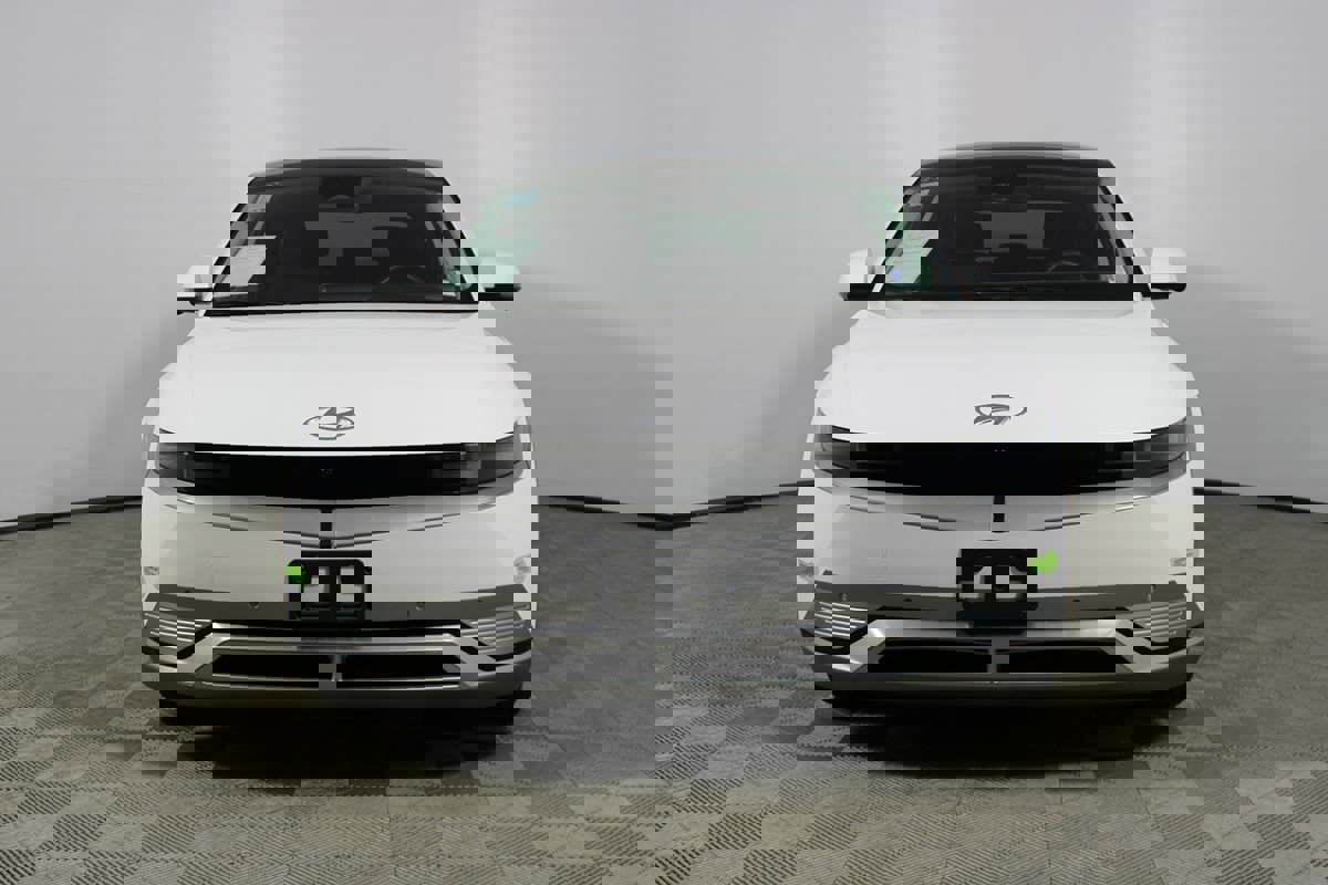 Used 2023 Hyundai Ioniq 5 Limited image 2