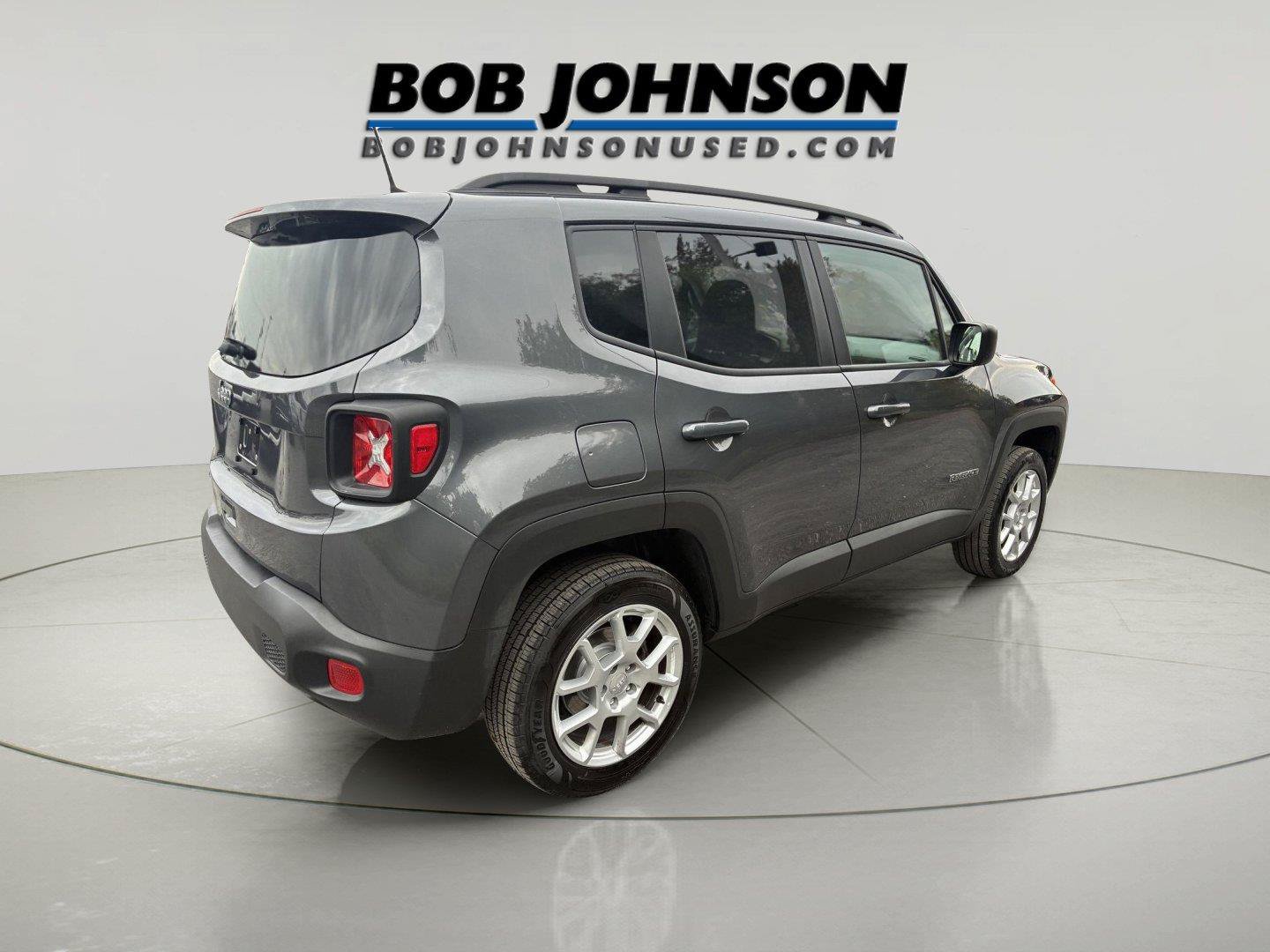 Used 2023 Jeep Renegade Latitude w/ Premium Group AWD/4WD image 7