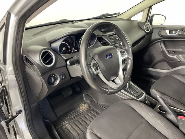 Used 2014 Ford Fiesta SE image 3