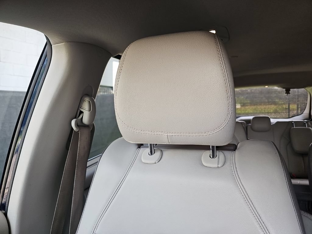 Used 2018 Chrysler Pacifica Touring-L Plus w/ Advanced Safetytec Group FWD image 13