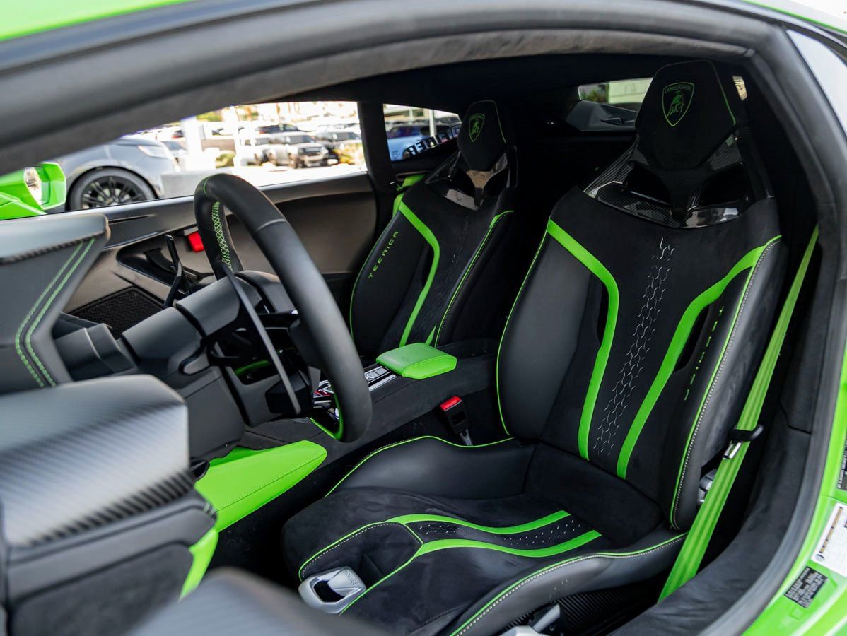 Used 2023 Lamborghini Huracan Tecnica image 12