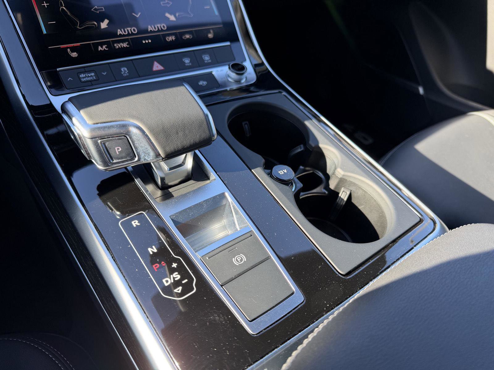 Used 2025 Audi Q7 2.0T Premium w/ Convenience Plus Package image 16