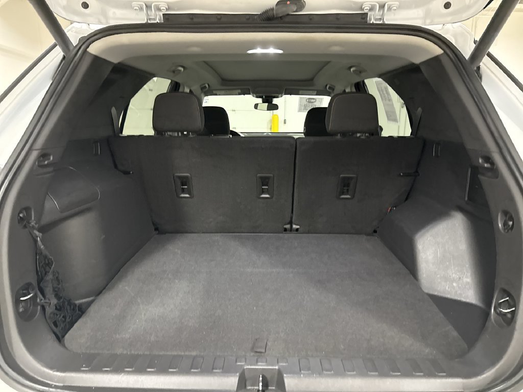 Used 2021 Chevrolet Equinox LT FWD image 24