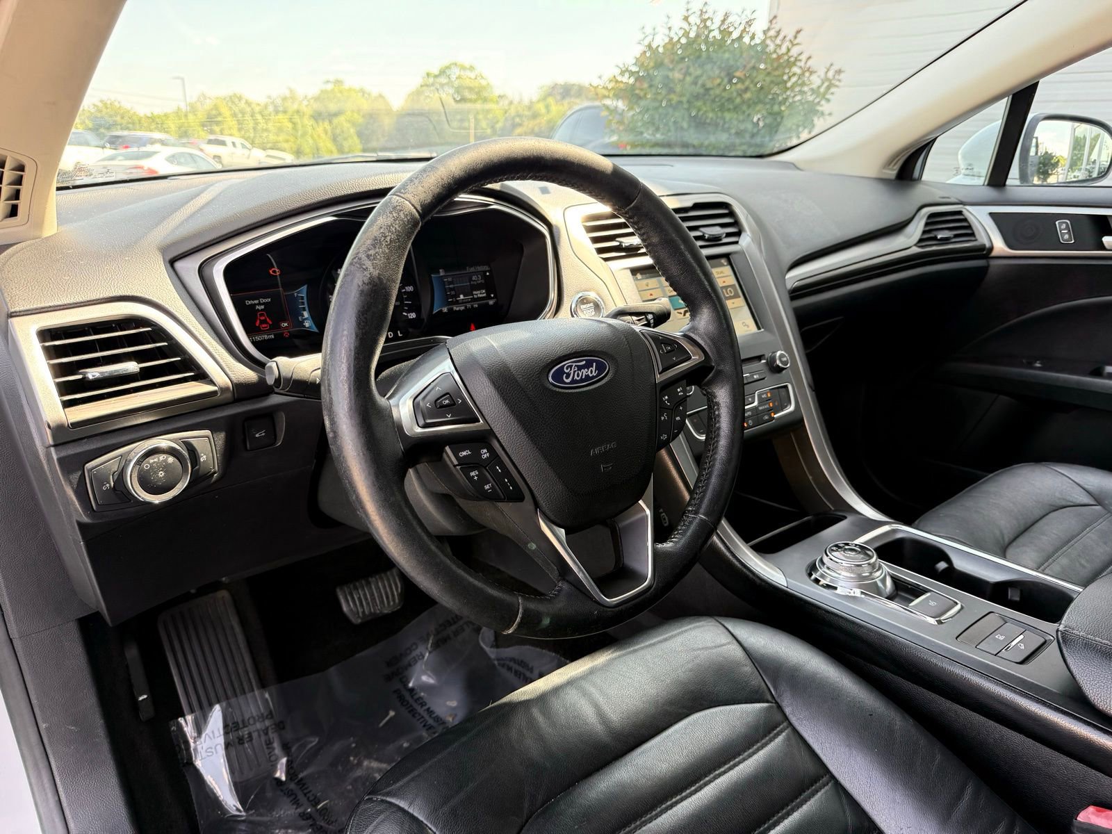 Used 2018 Ford Fusion SE w/ Equipment Group 602A FWD image 13