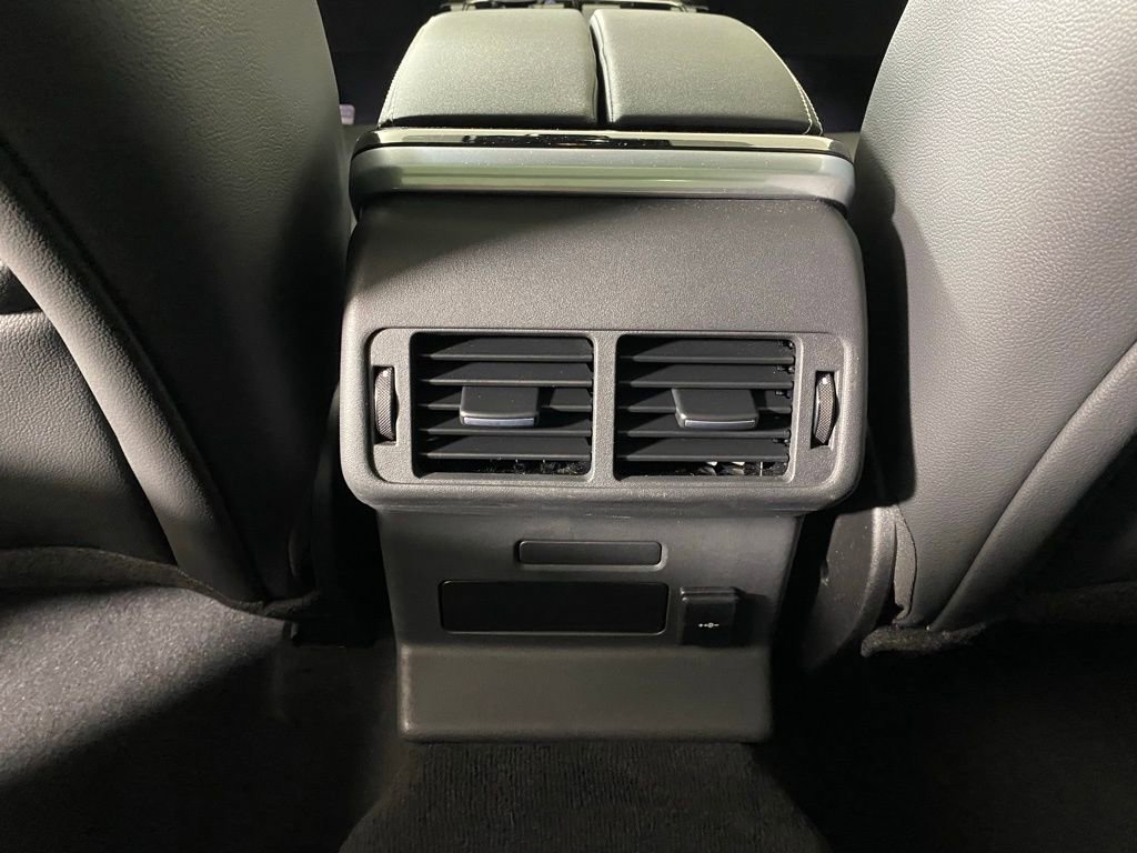 Used 2022 Land Rover Range Rover Velar R-Dynamic S image 29