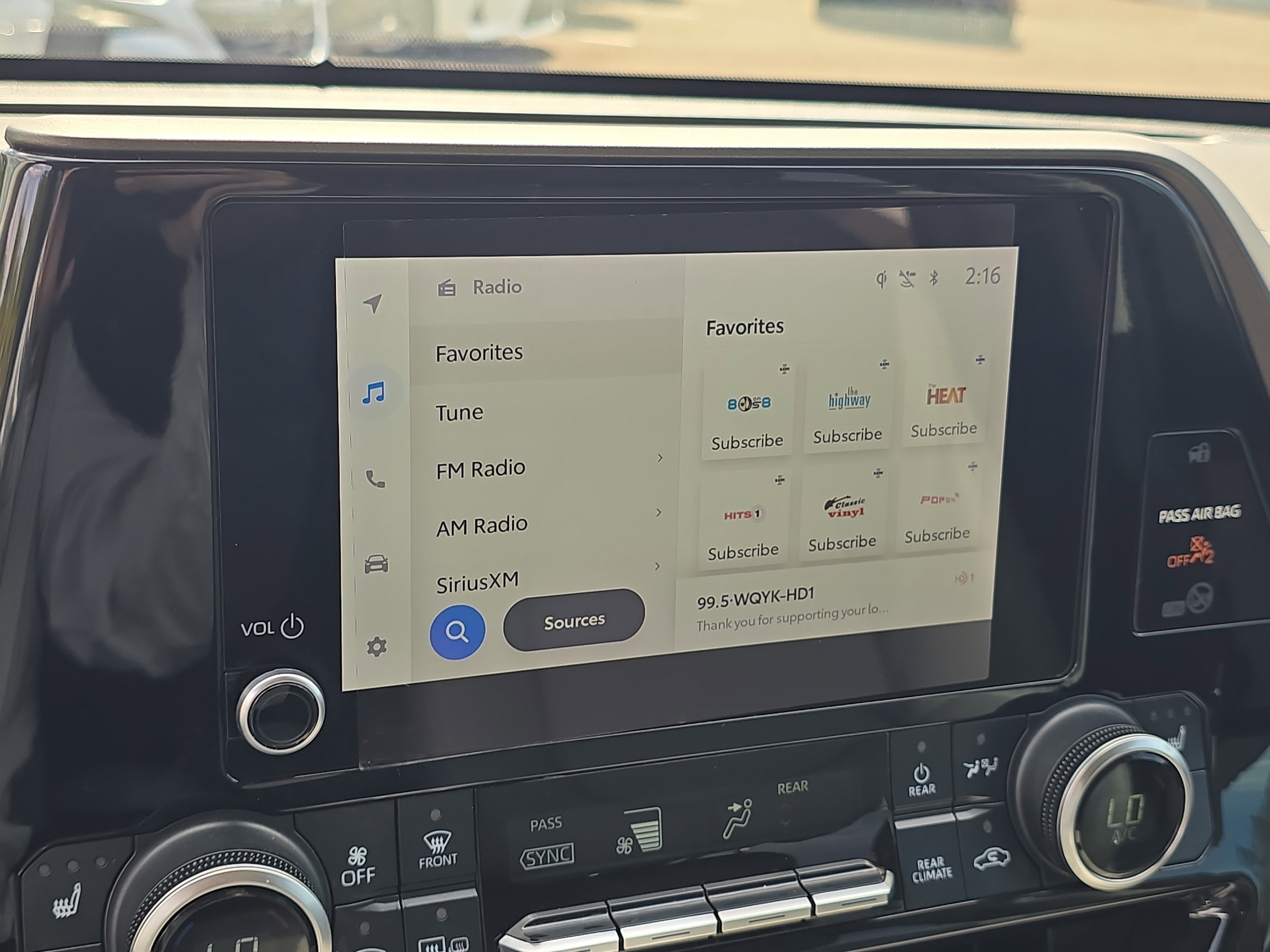 Used 2023 Toyota Highlander XLE image 25