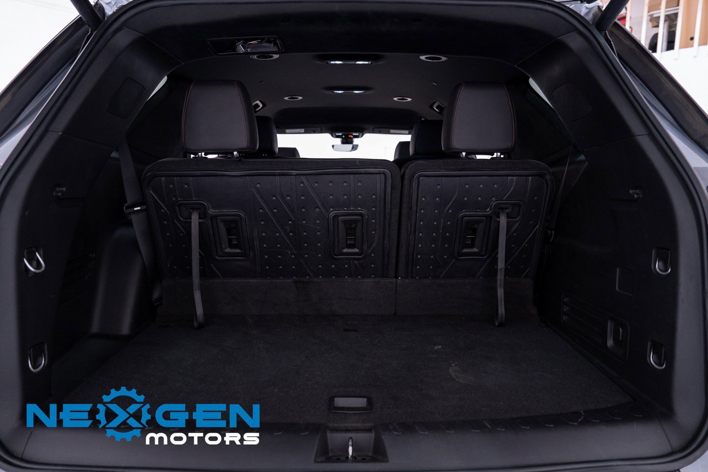 Used 2023 Chevrolet Traverse RS w/ LPO, Floor Liner Package image 45