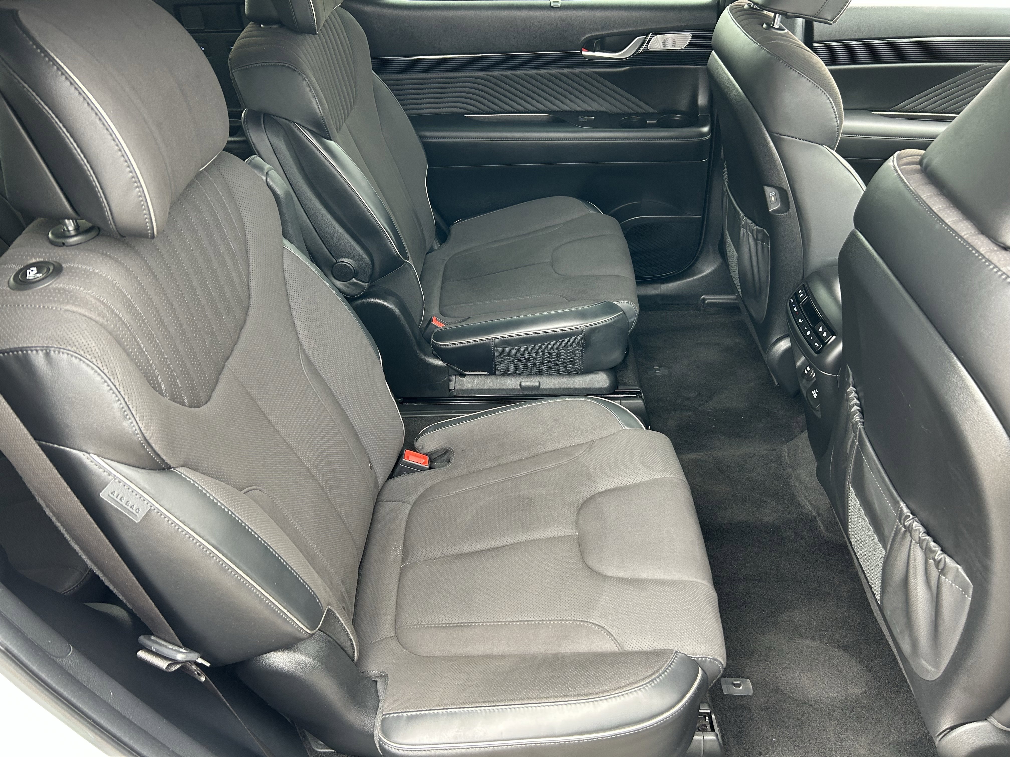 Used 2024 Hyundai Palisade Calligraphy image 13