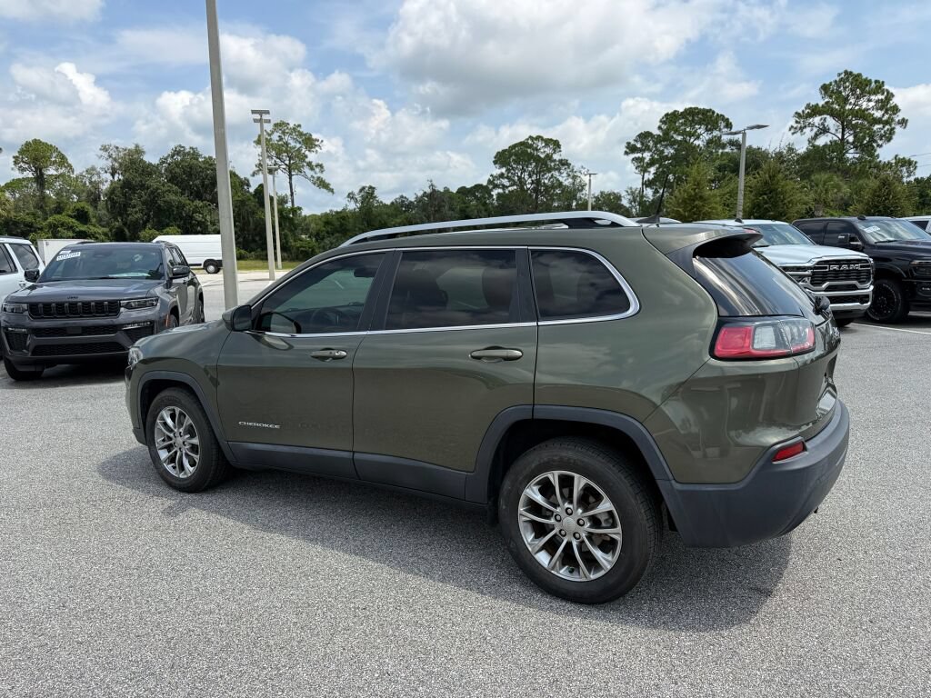 Used 2019 Jeep Cherokee Latitude Plus FWD image 5