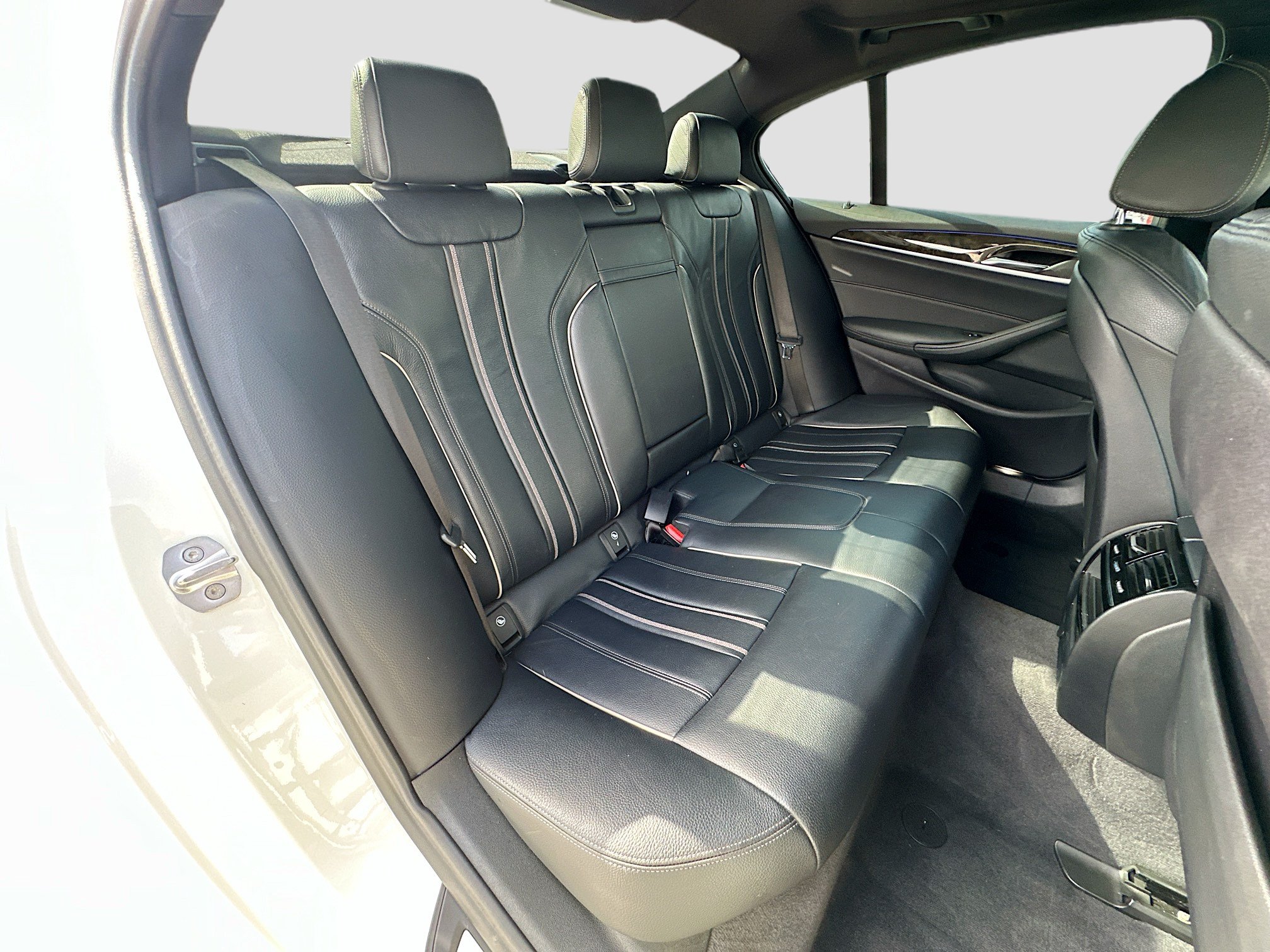 Used 2020 BMW 530i w/ Convenience Package RWD image 28