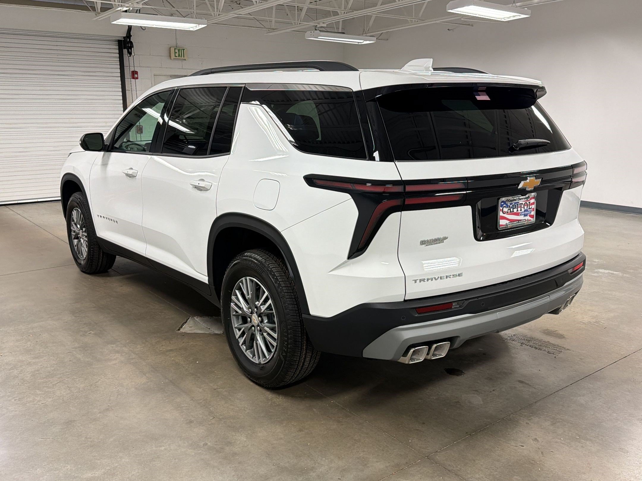 New 2026 Chevrolet Traverse LT image 2