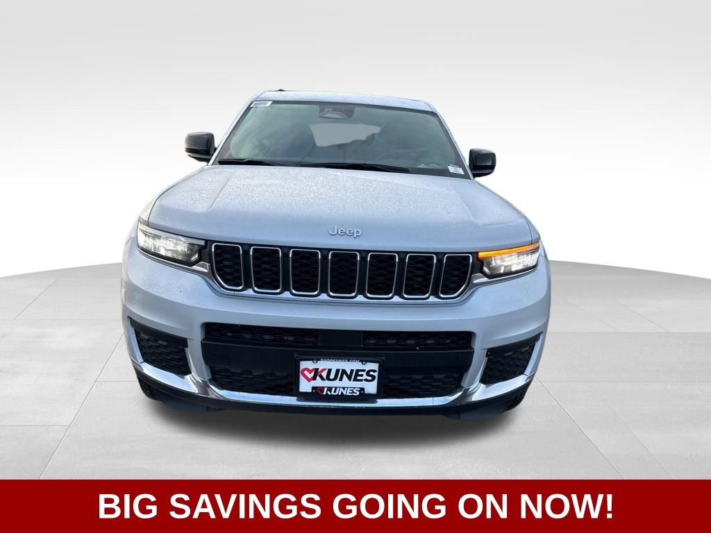 New 2025 Jeep Grand Cherokee L Laredo image 3