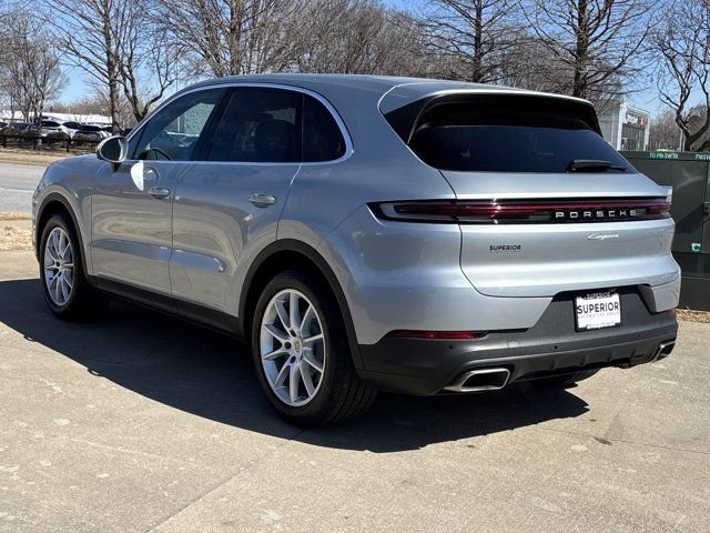 Used 2024 Porsche Cayenne AWD/4WD image 9