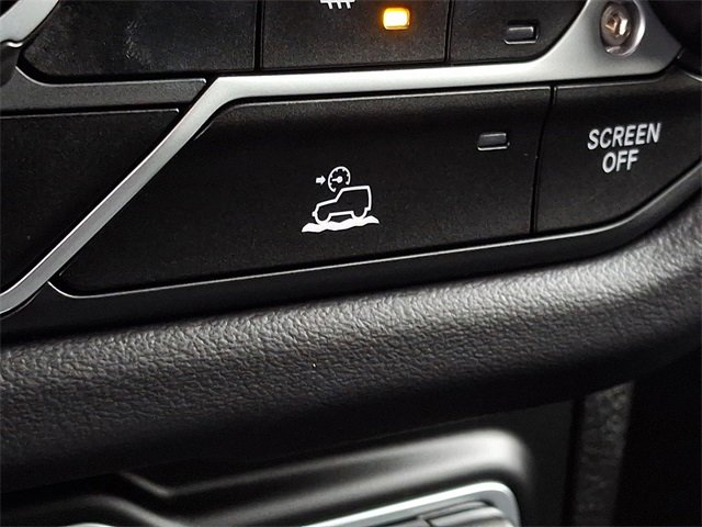 Used 2025 Jeep Wrangler Sahara image 26