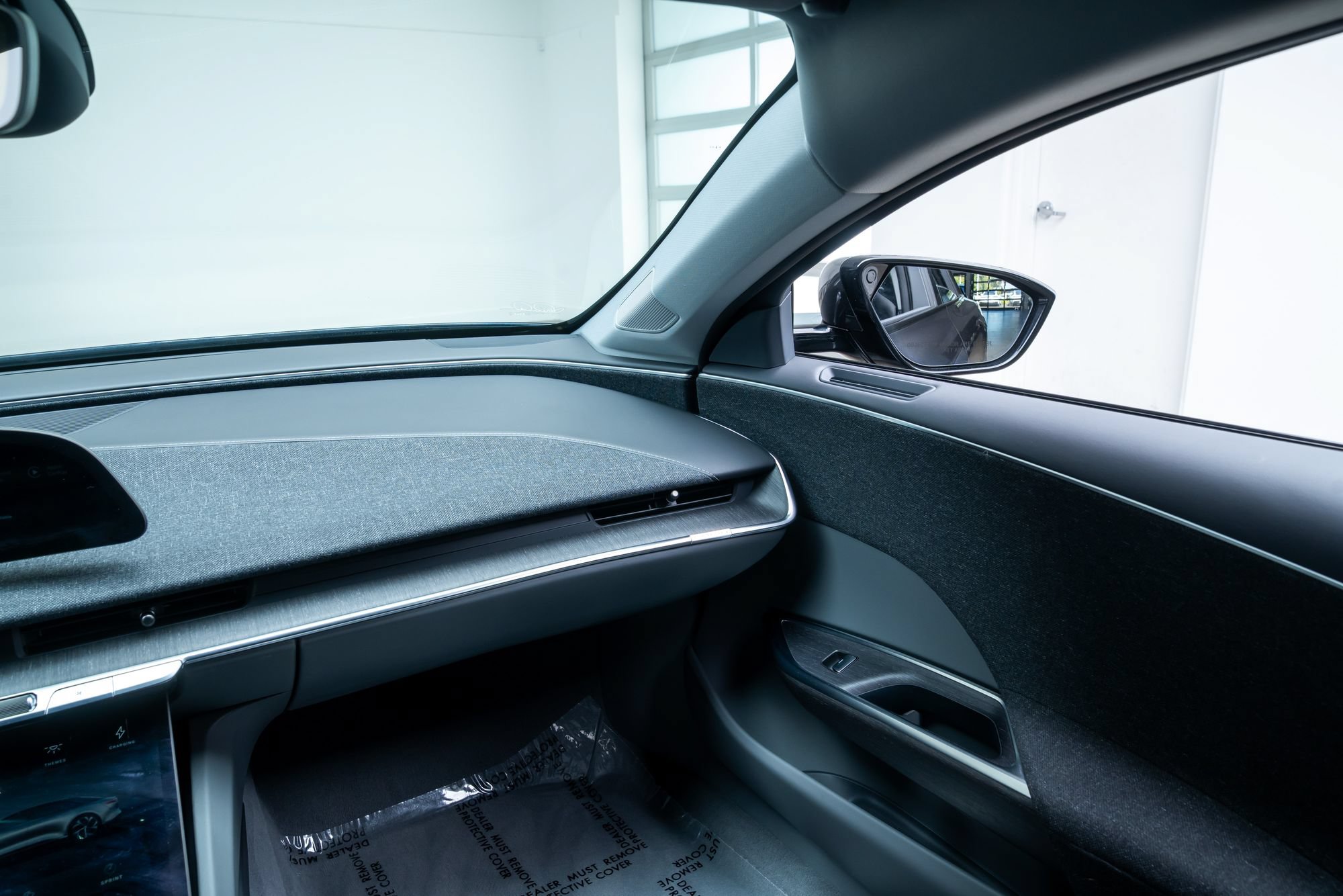 Used 2025 Lucid Air Touring AWD/4WD image 11