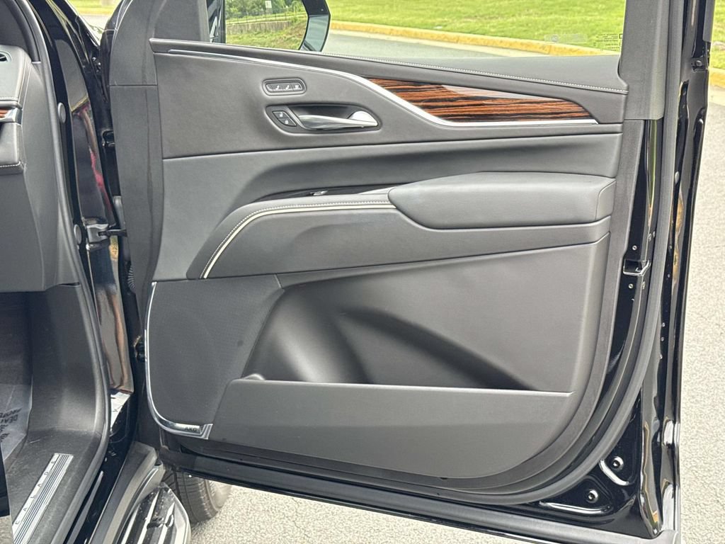 Used 2024 Cadillac Escalade ESV Premium Luxury w/ LPO, Floor Liner Package AWD/4WD image 27