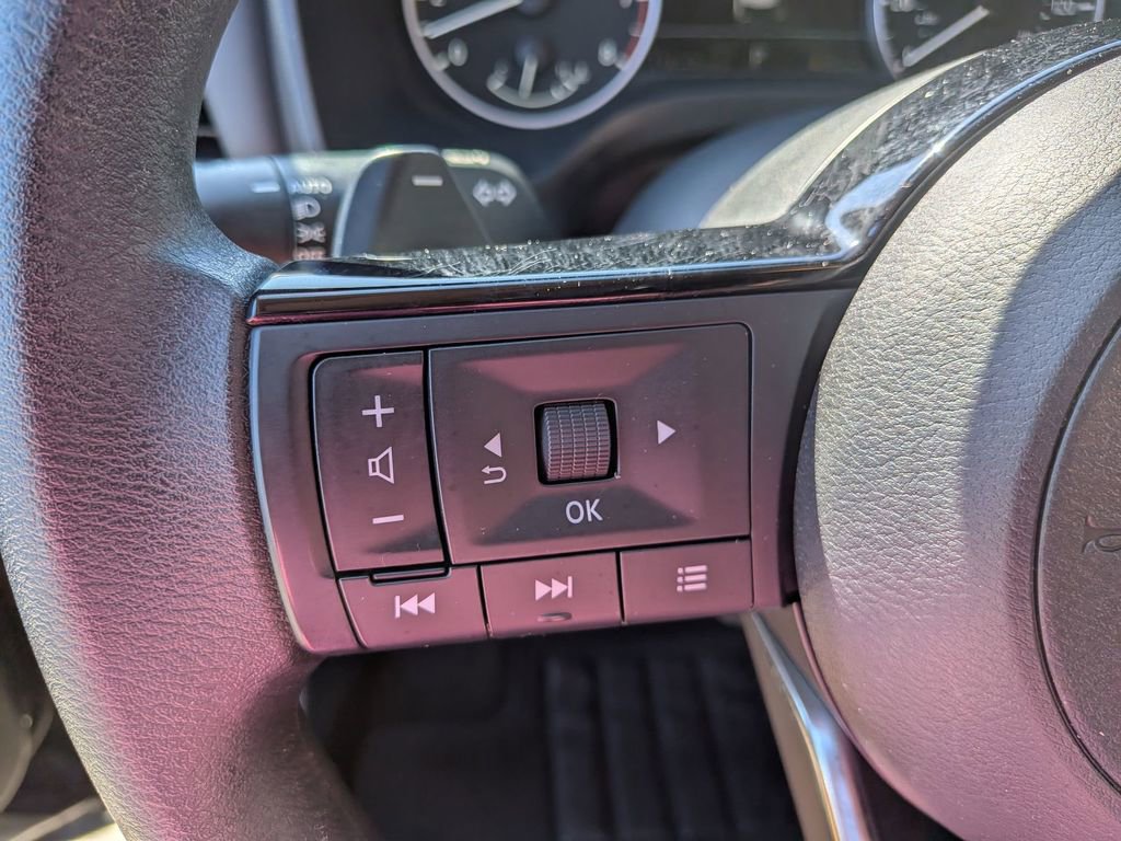 Used 2023 Nissan Rogue SV AWD/4WD image 13