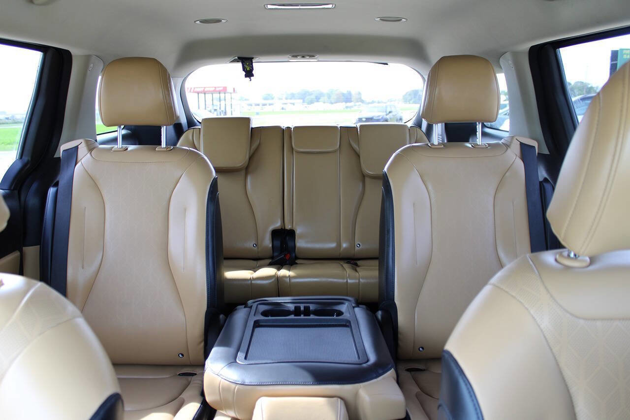 Used 2023 Kia Carnival LX image 15