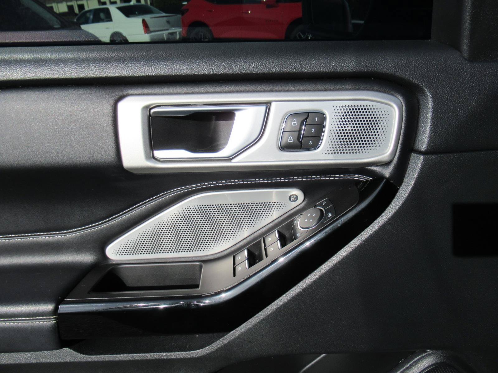 Used 2022 Ford Explorer ST w/ Equipment Group 401A AWD/4WD image 23