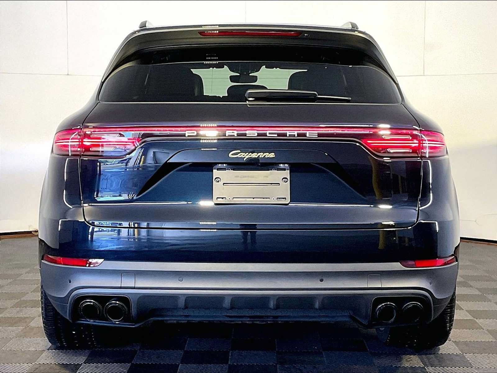 Certified 2023 Porsche Cayenne AWD/4WD image 6