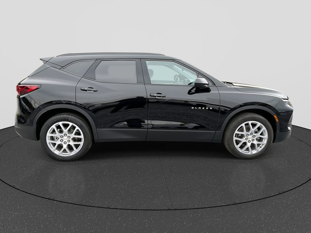 Used 2024 Chevrolet Blazer LT w/ Convenience Package image 9