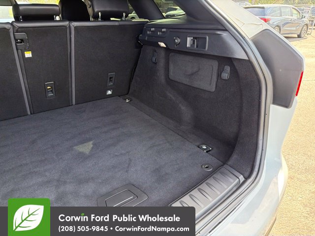 Used 2018 Jaguar F-PACE Premium AWD/4WD image 32