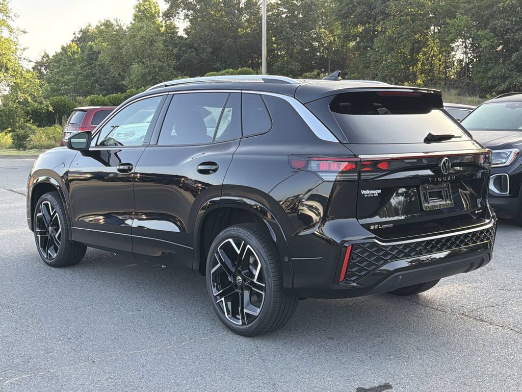 New 2026 Volkswagen Tiguan SEL R-Line AWD/4WD image 3