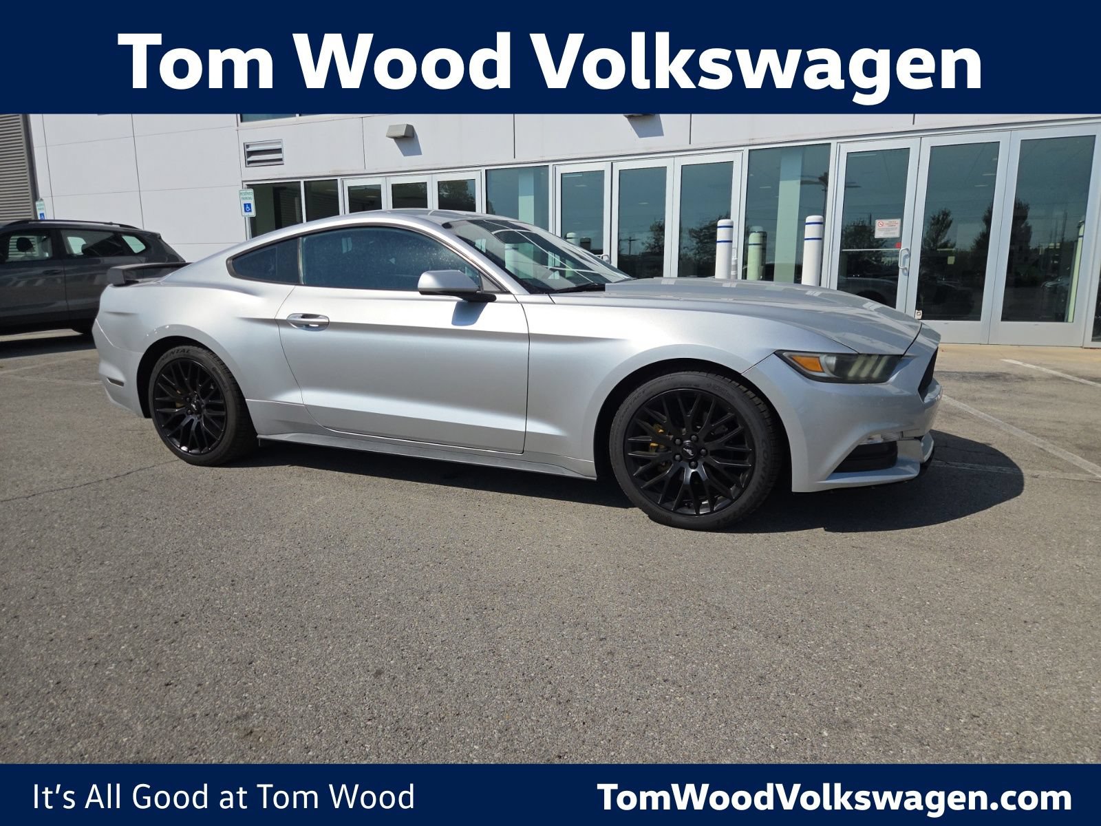 Used 2016 Ford Mustang Coupe RWD image 1