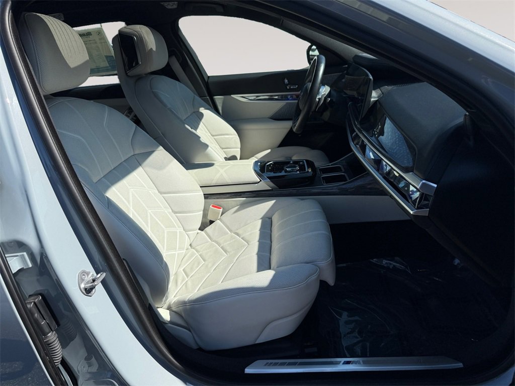 Certified 2023 BMW 760i xDrive 760i xDrive w/ Luxury Rear Seating Package image 14