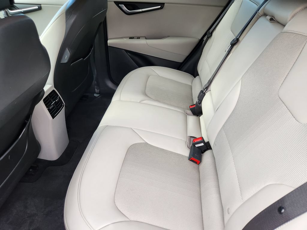 Certified 2023 Kia Niro Wind w/ Wind Preserve Package FWD image 28