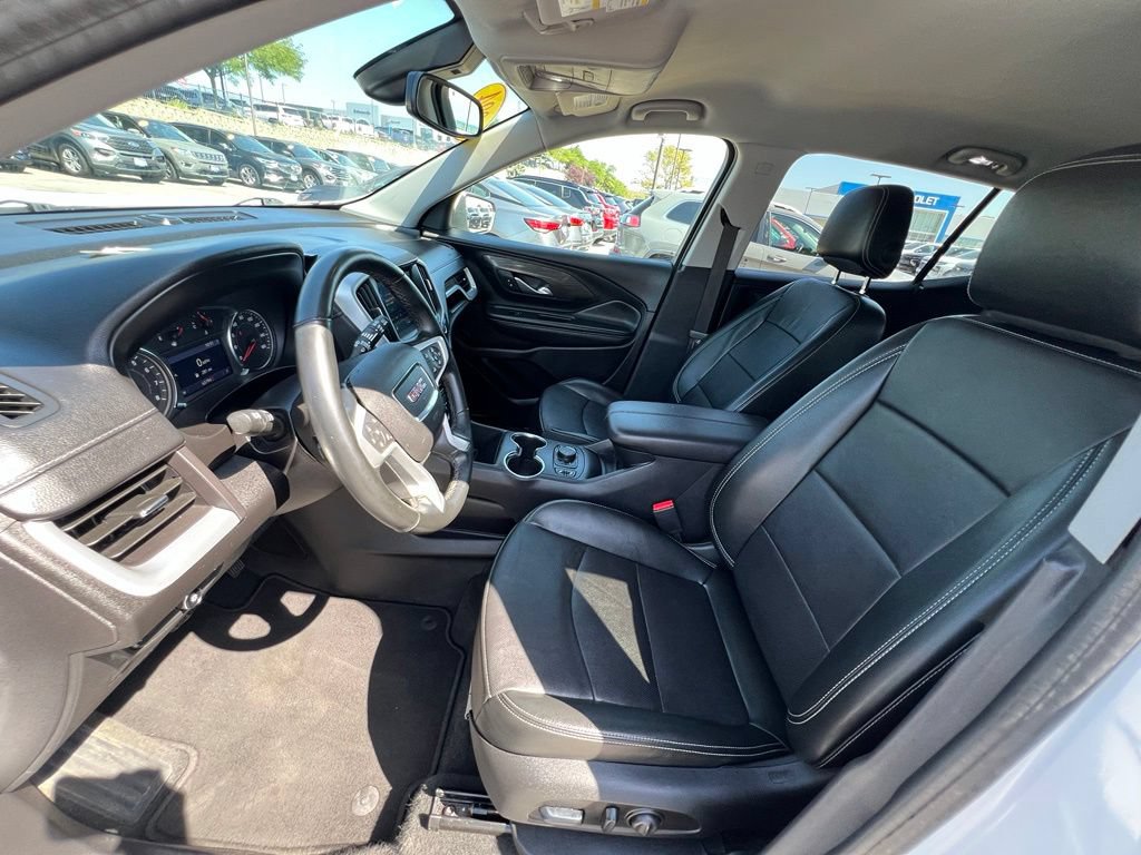 Used 2024 GMC Terrain SLT AWD/4WD image 19