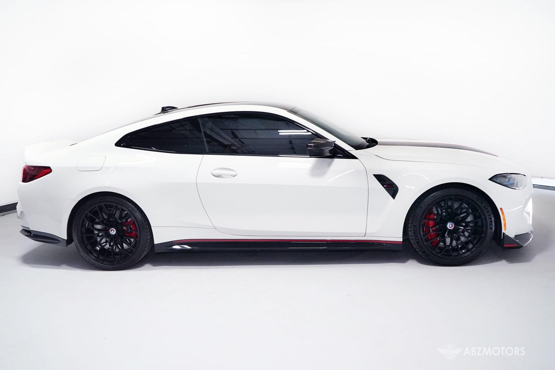 Used 2023 BMW M4 CSL RWD image 4