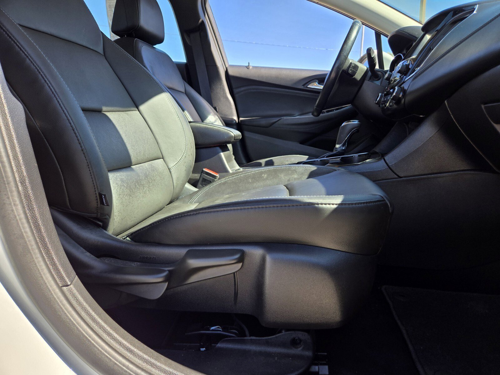 Used 2016 Chevrolet Cruze Premier FWD image 13