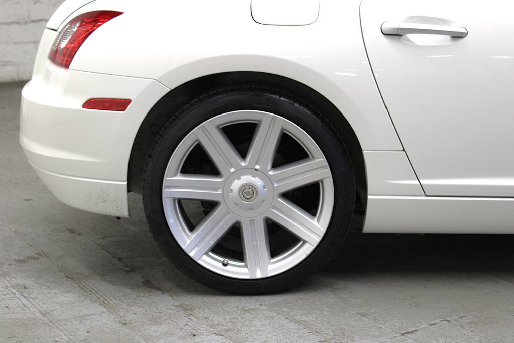 Used 2005 Chrysler Crossfire Limited RWD image 23