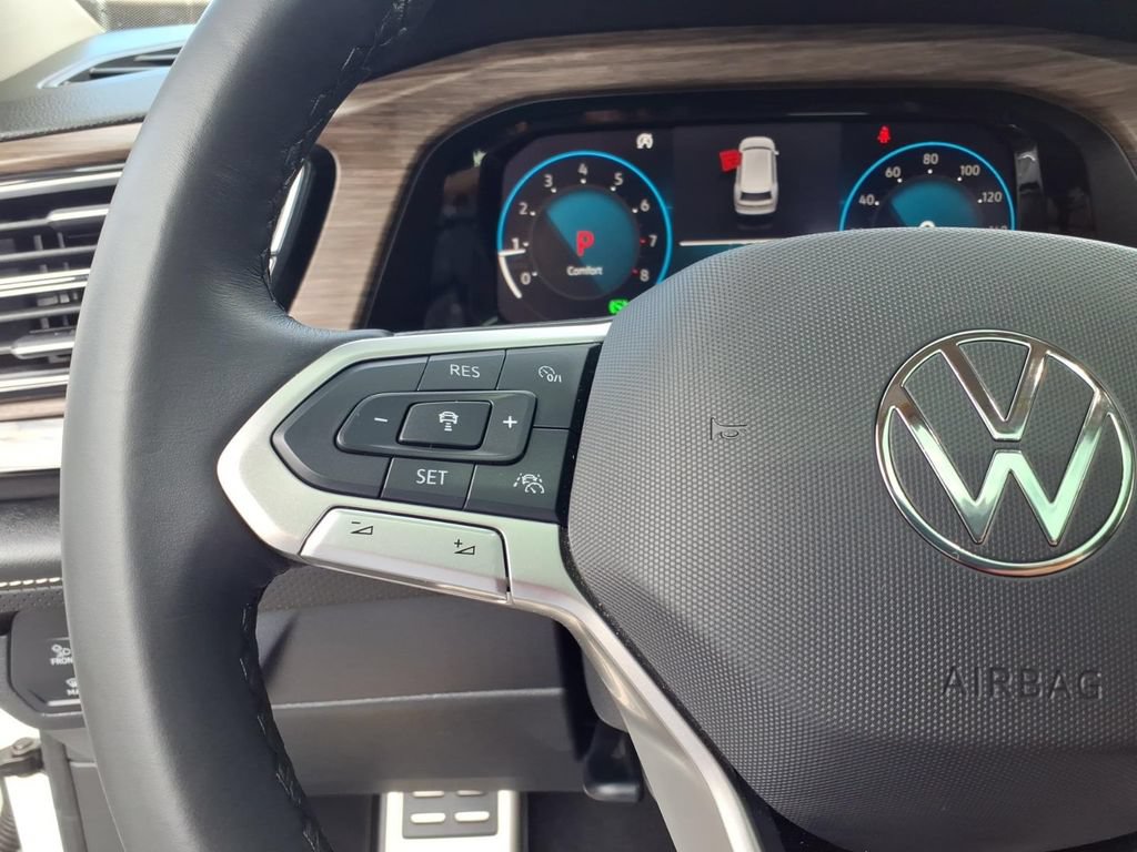 Used 2025 Volkswagen Atlas SEL Premium R-Line AWD/4WD image 23