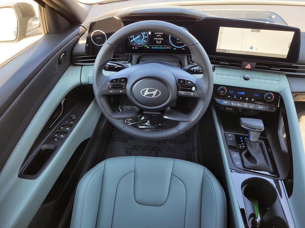 New 2025 Hyundai Elantra Limited FWD image 13