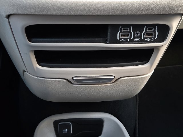 Used 2024 Chrysler Pacifica Touring-L FWD image 21