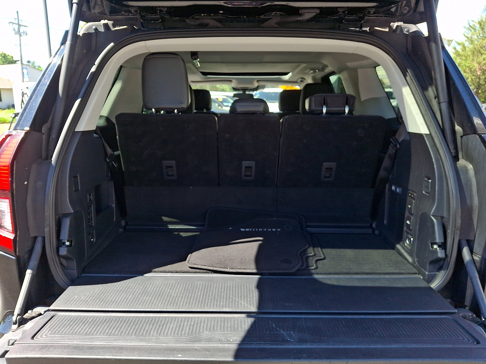Used 2025 Ford Expedition Platinum AWD/4WD image 30