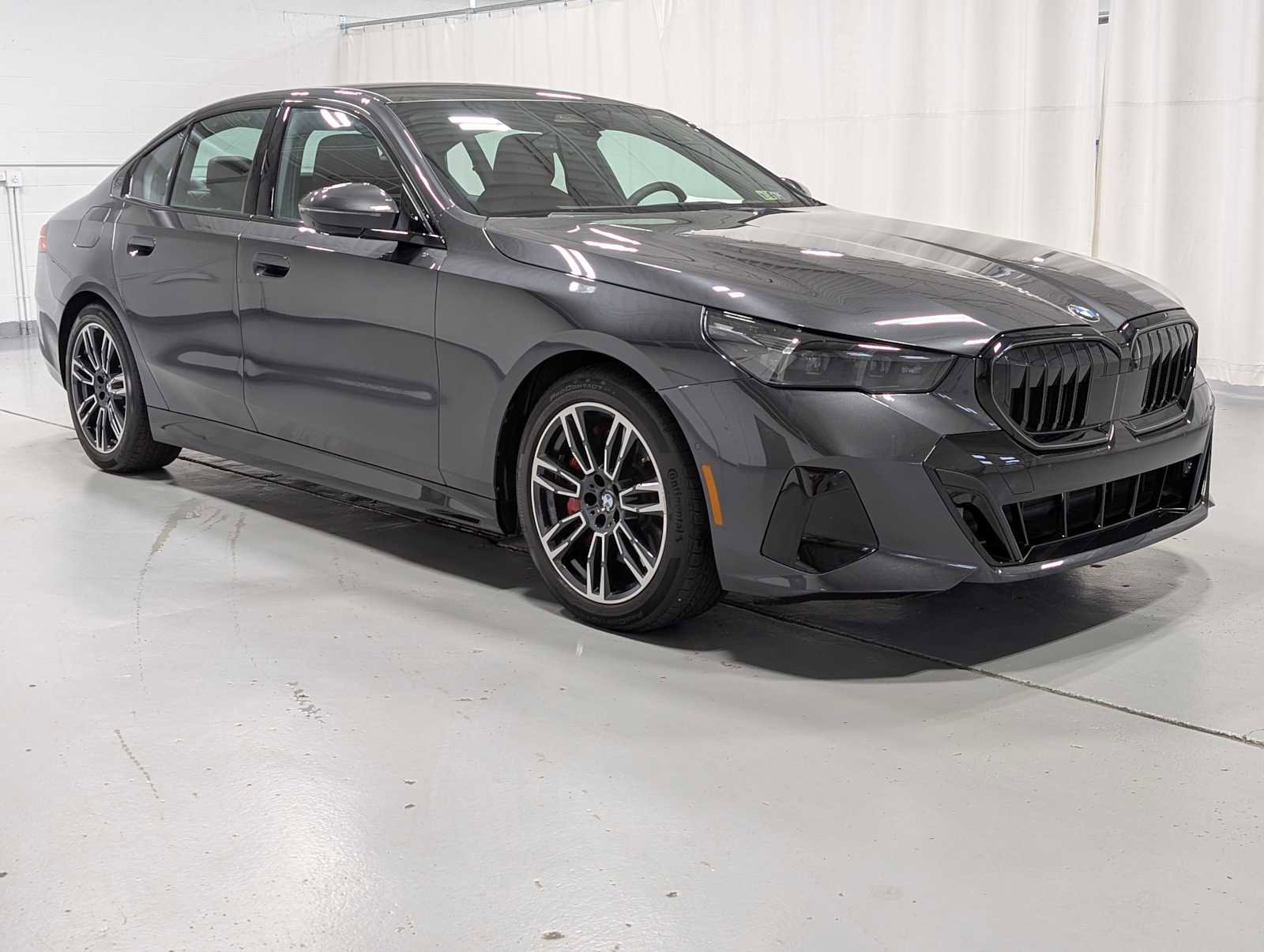 Used 2025 BMW 540i xDrive w/ Executive Package image 6