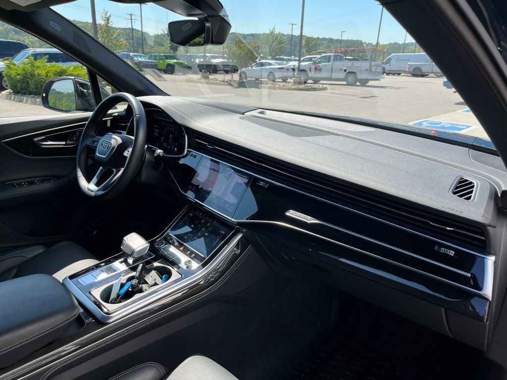 Used 2025 Audi Q7 3.0T Prestige AWD/4WD image 29