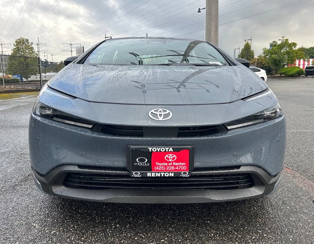 New 2027 Toyota Prius LE FWD image 2