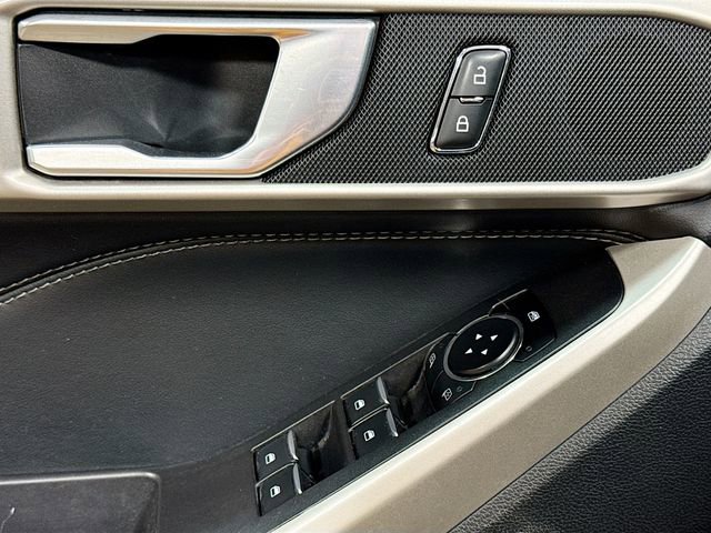 Used 2023 Ford Explorer XLT image 18
