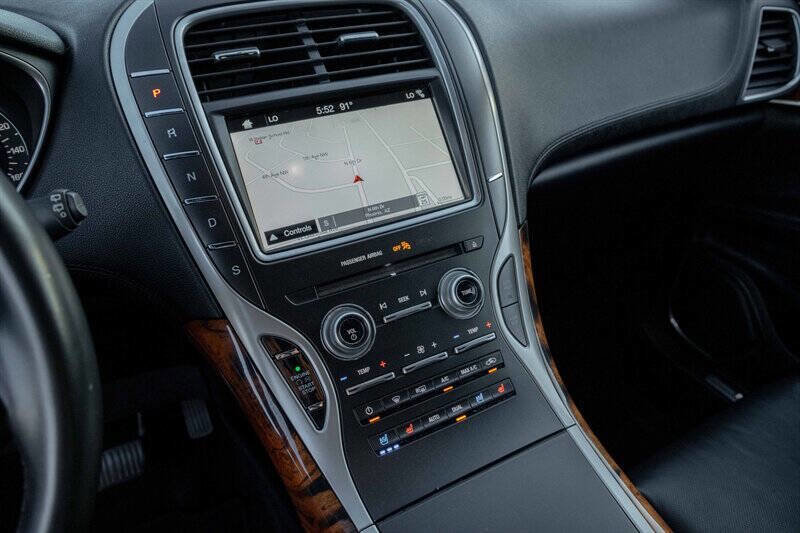 Used 2017 Lincoln MKX Reserve image 13