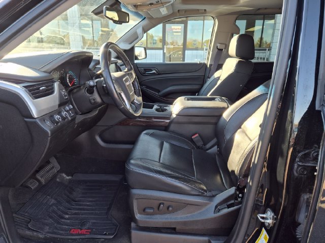 Used 2017 GMC Yukon SLT w/ HD Trailering Package AWD/4WD image 15