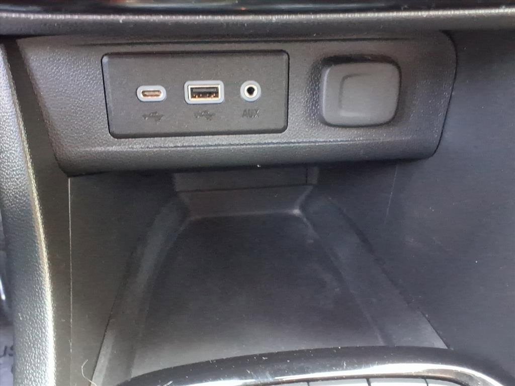 Used 2022 Buick Encore GX Preferred image 12